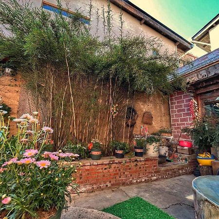 Tavern Hostel仁和客栈 샹그릴라 외부 사진