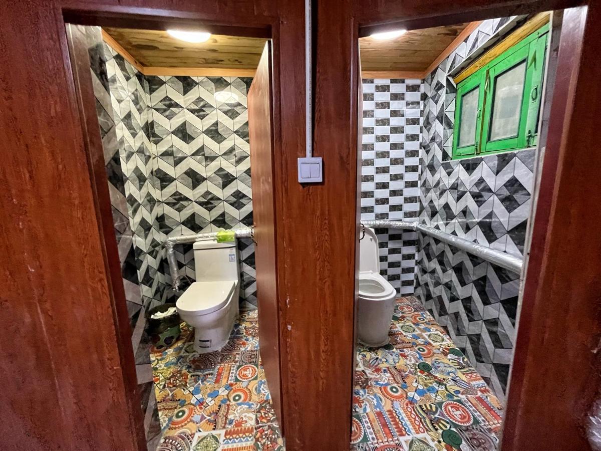 Tavern Hostel仁和客栈 샹그릴라 외부 사진