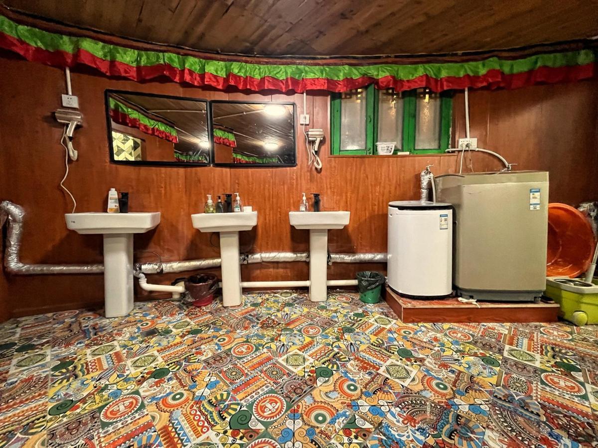 Tavern Hostel仁和客栈 샹그릴라 외부 사진