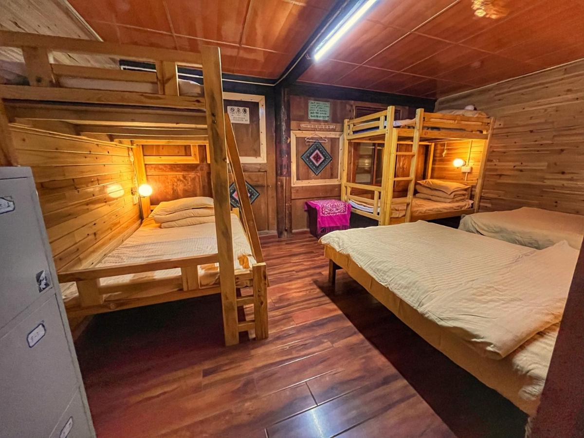 Tavern Hostel仁和客栈 샹그릴라 외부 사진